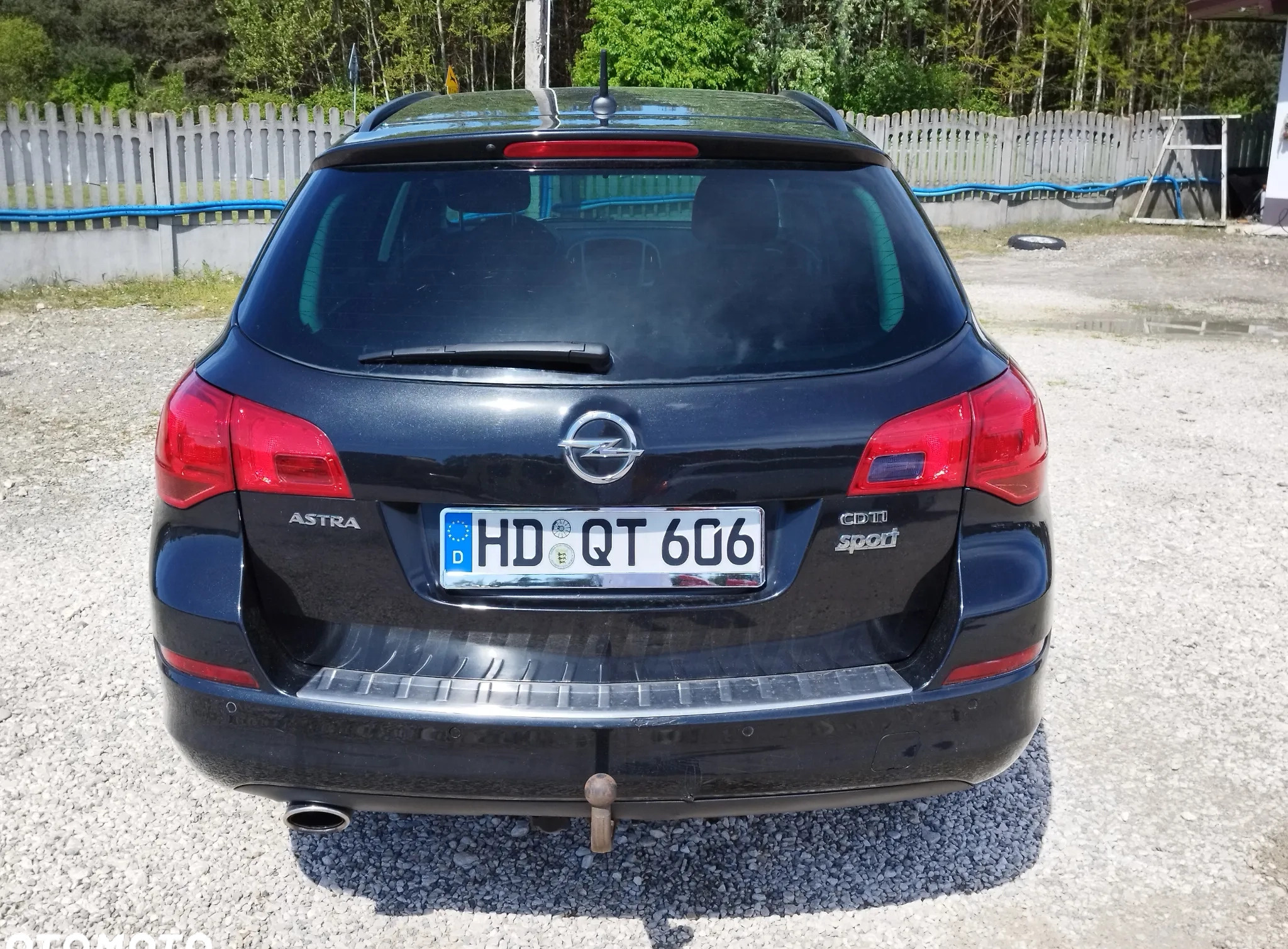 Opel Astra cena 19900 przebieg: 185000, rok produkcji 2011 z Nałęczów małe 106